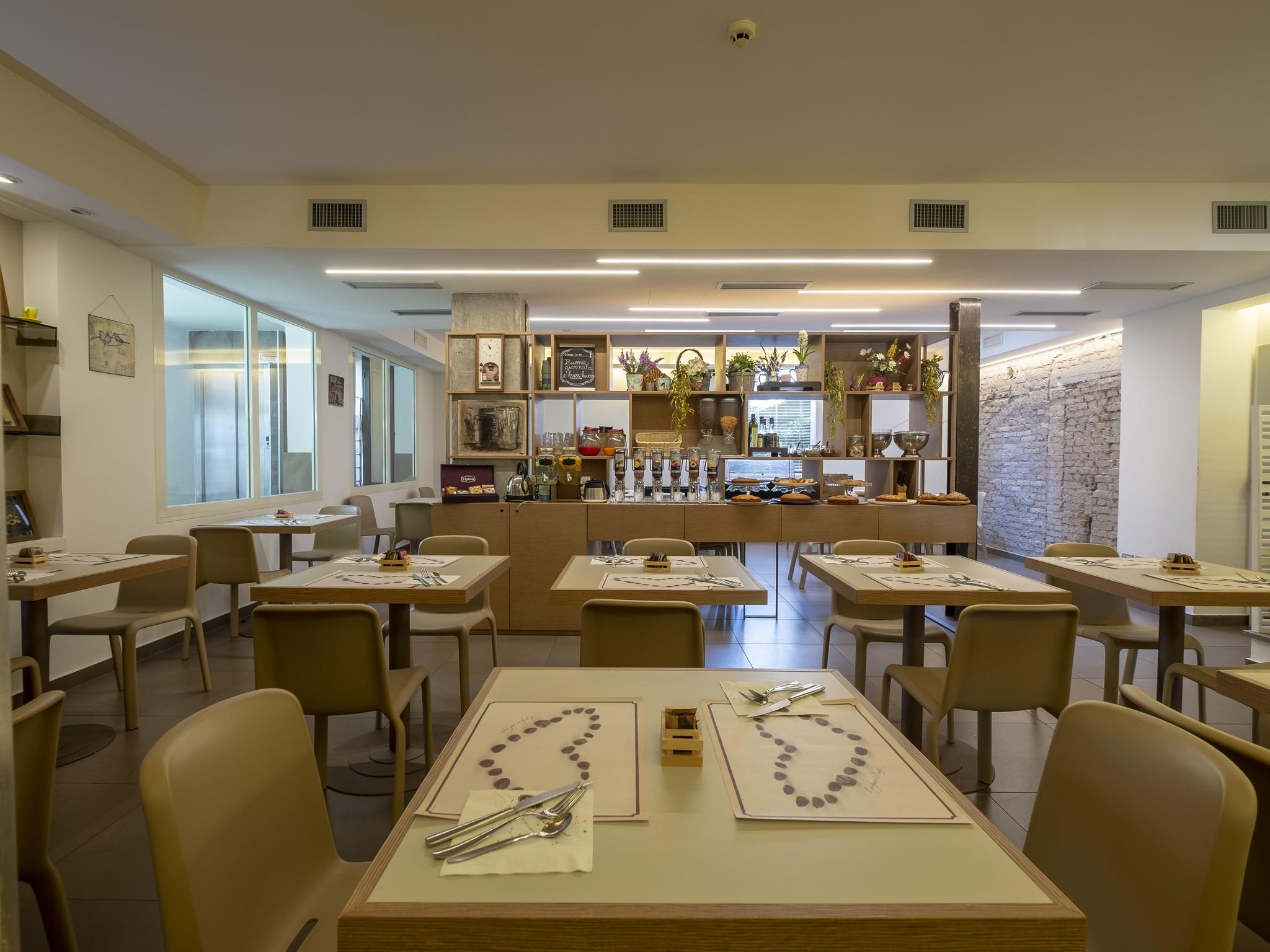 Hotel Villa Lalla Rimini Esterno foto