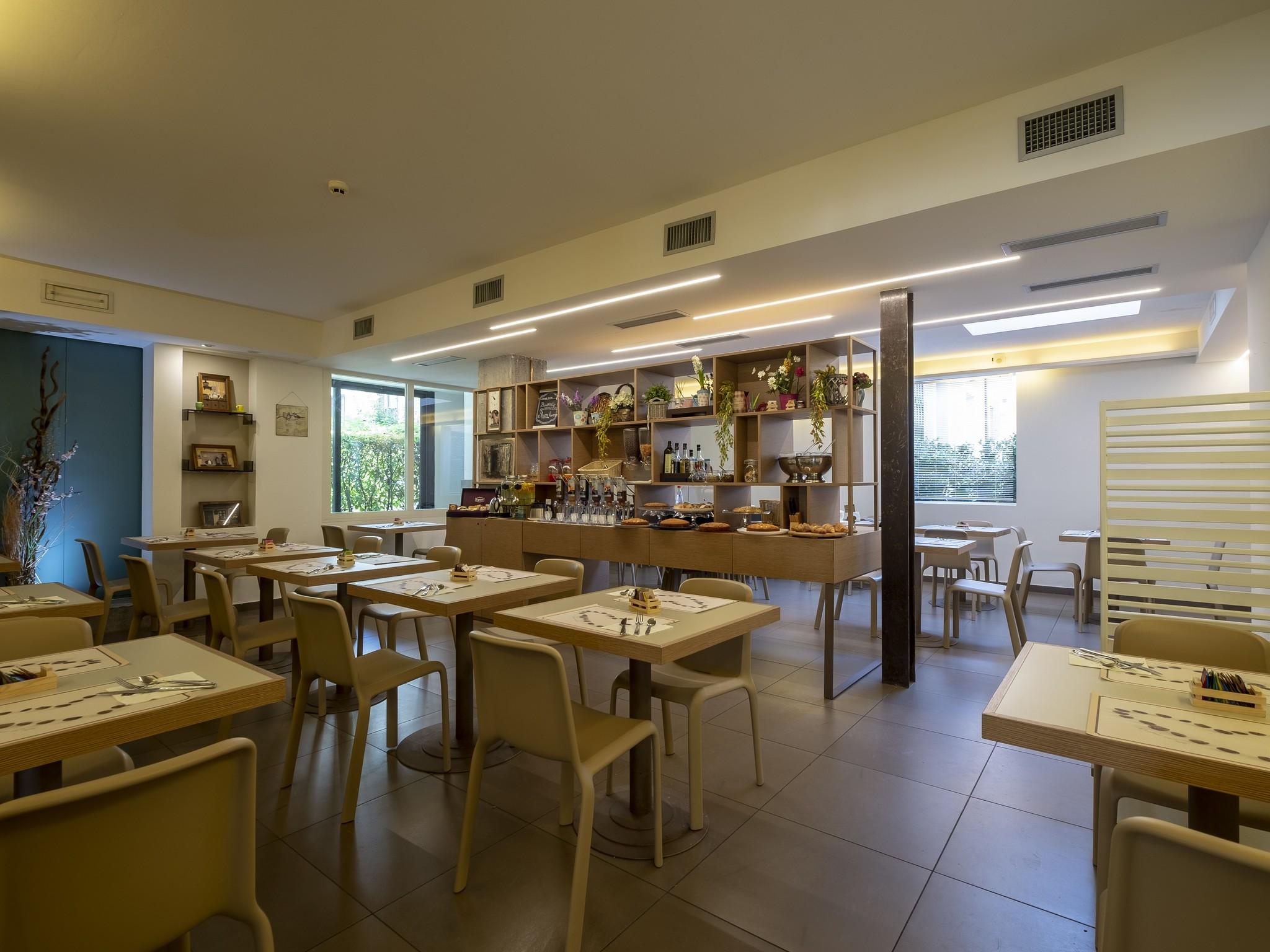 Hotel Villa Lalla Rimini Esterno foto