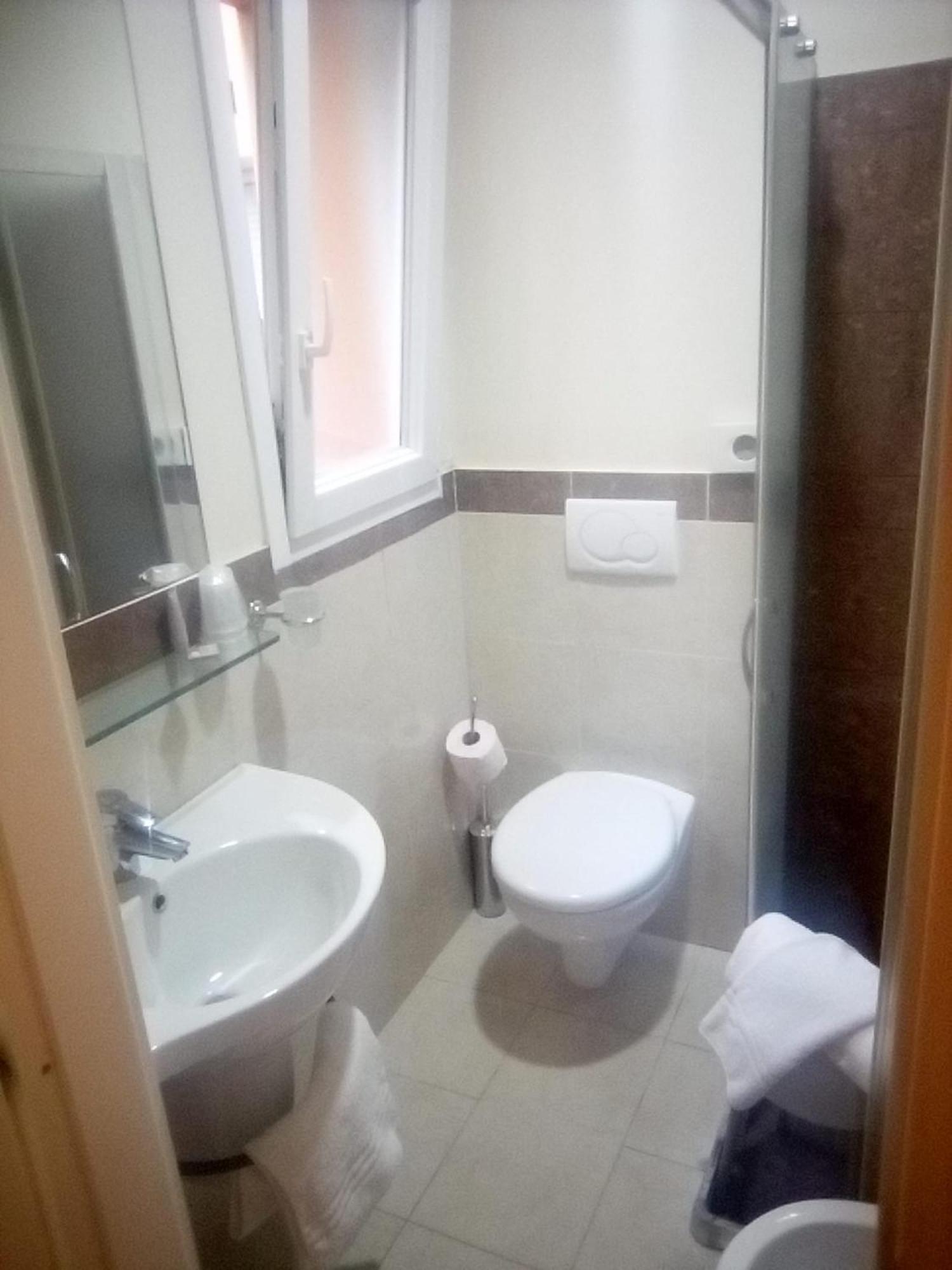 Hotel Villa Lalla Rimini Esterno foto