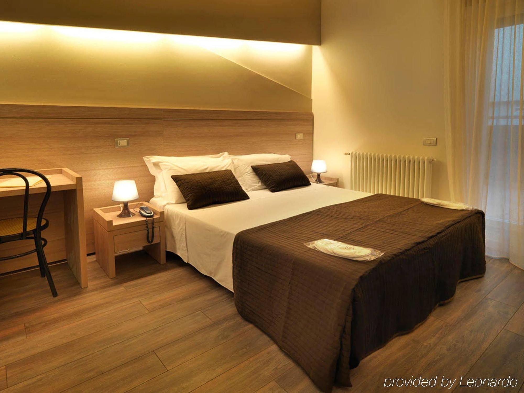 Hotel Villa Lalla Rimini Esterno foto