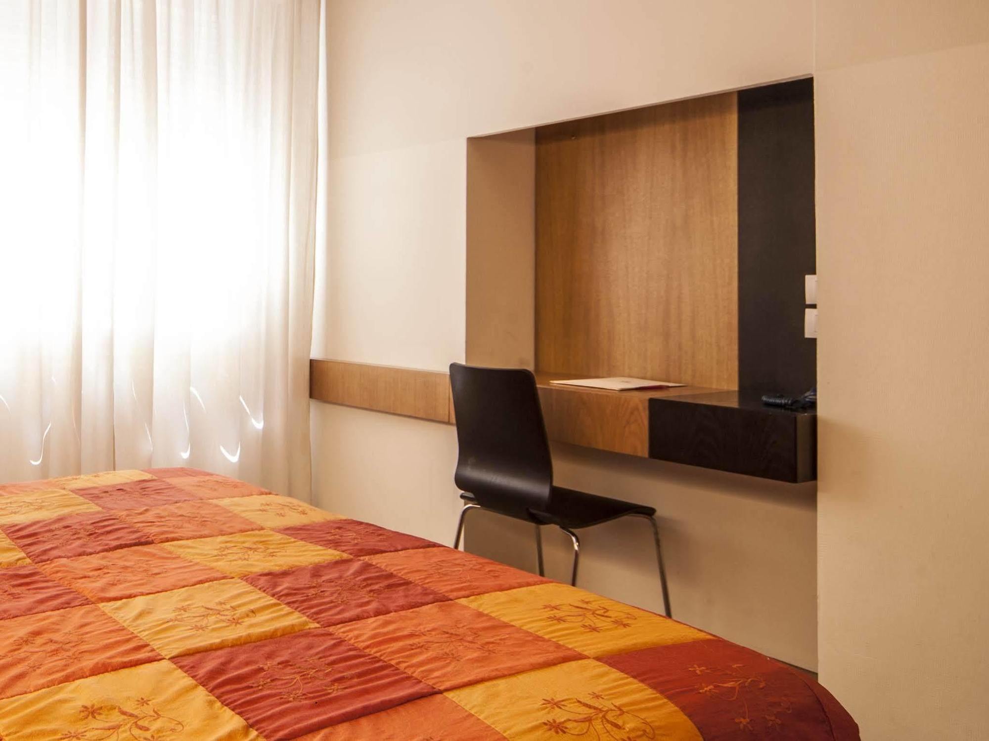 Hotel Villa Lalla Rimini Esterno foto