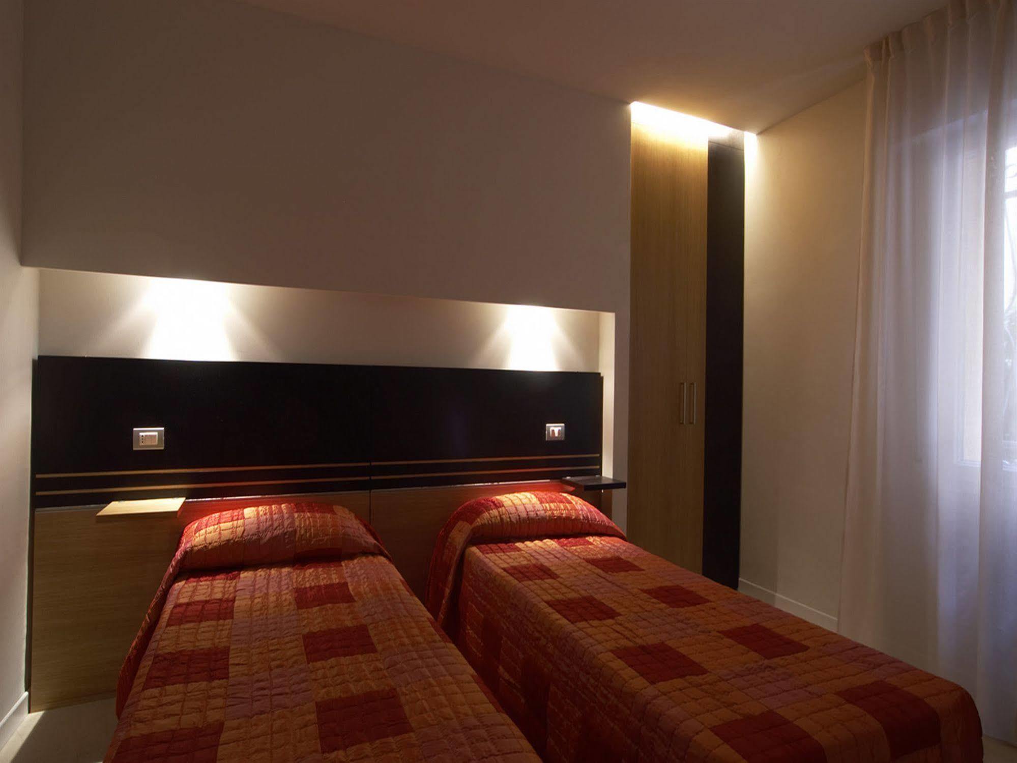 Hotel Villa Lalla Rimini Esterno foto