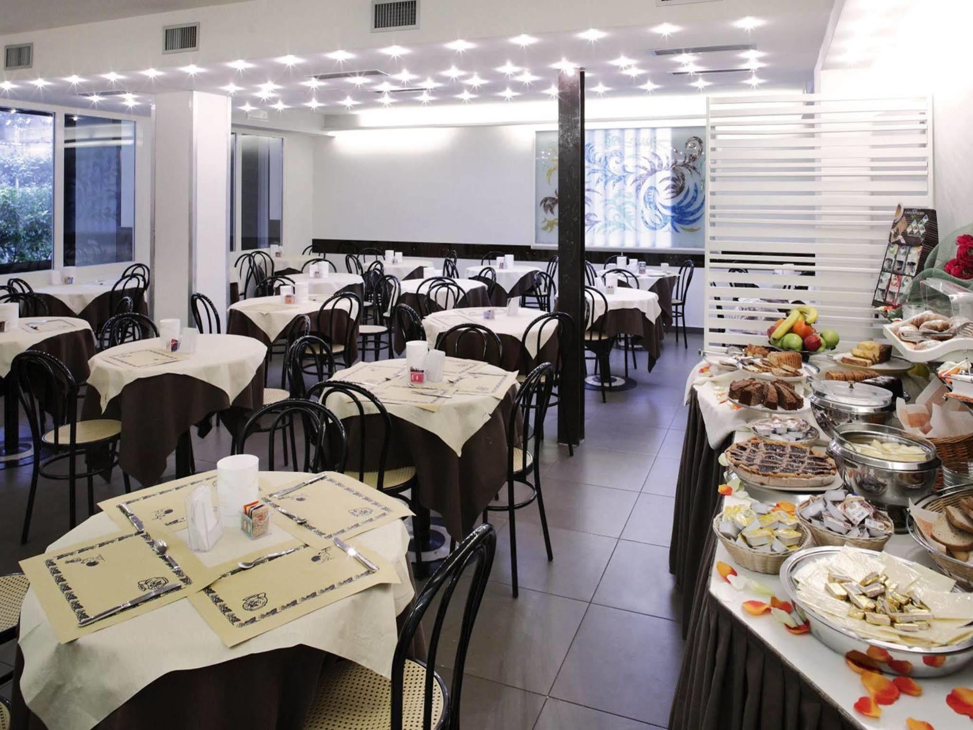 Hotel Villa Lalla Rimini Esterno foto